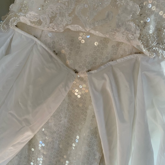 Wedding Dress - Picture 7 of 8